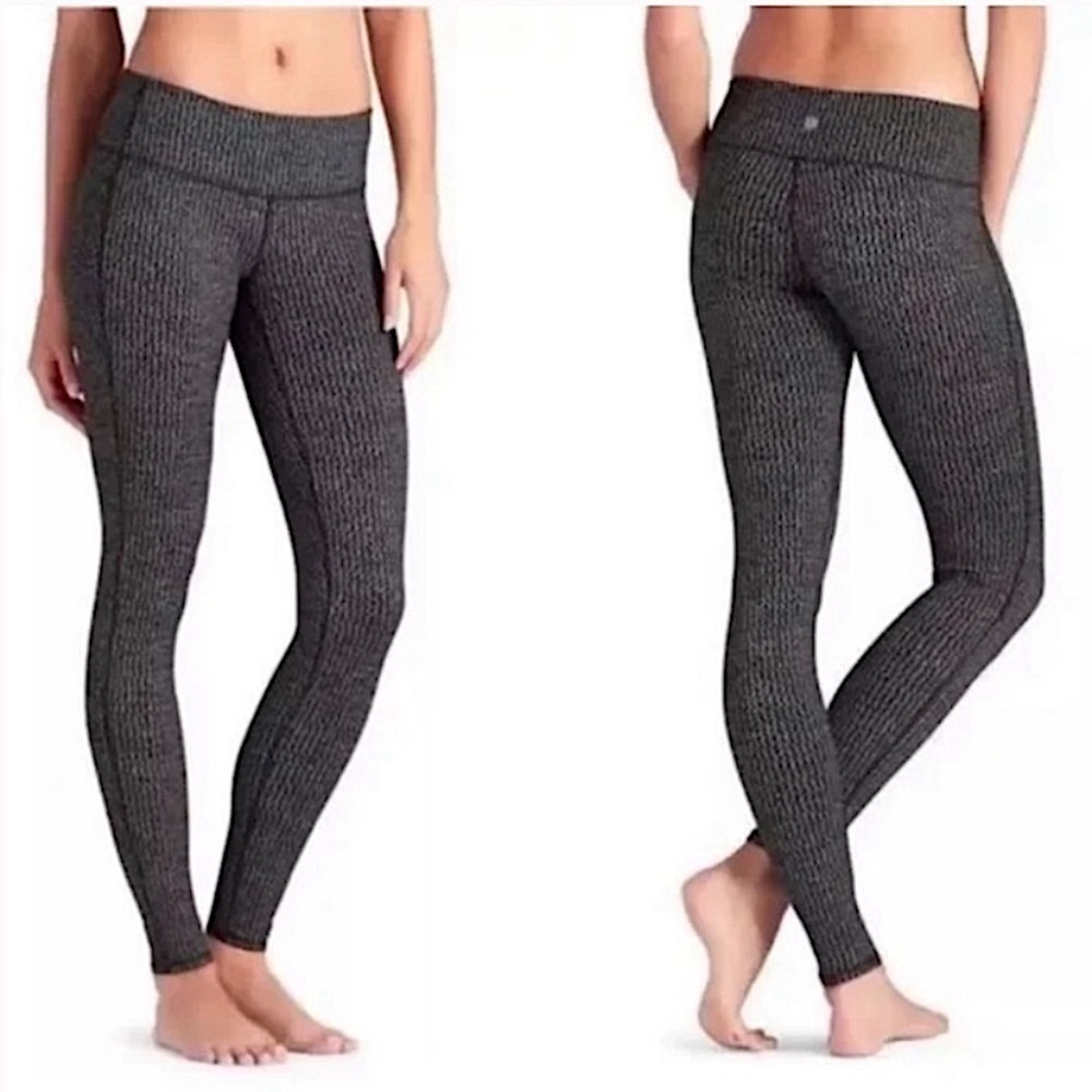 ATHLETA Heartbeat Chaturanga Tight Gray Leggings Small Herringbone Chevron Knit